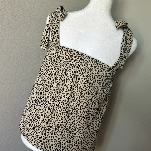 Pink Lily Tan and Black Flowly Top Size S - Picture 5 of 5